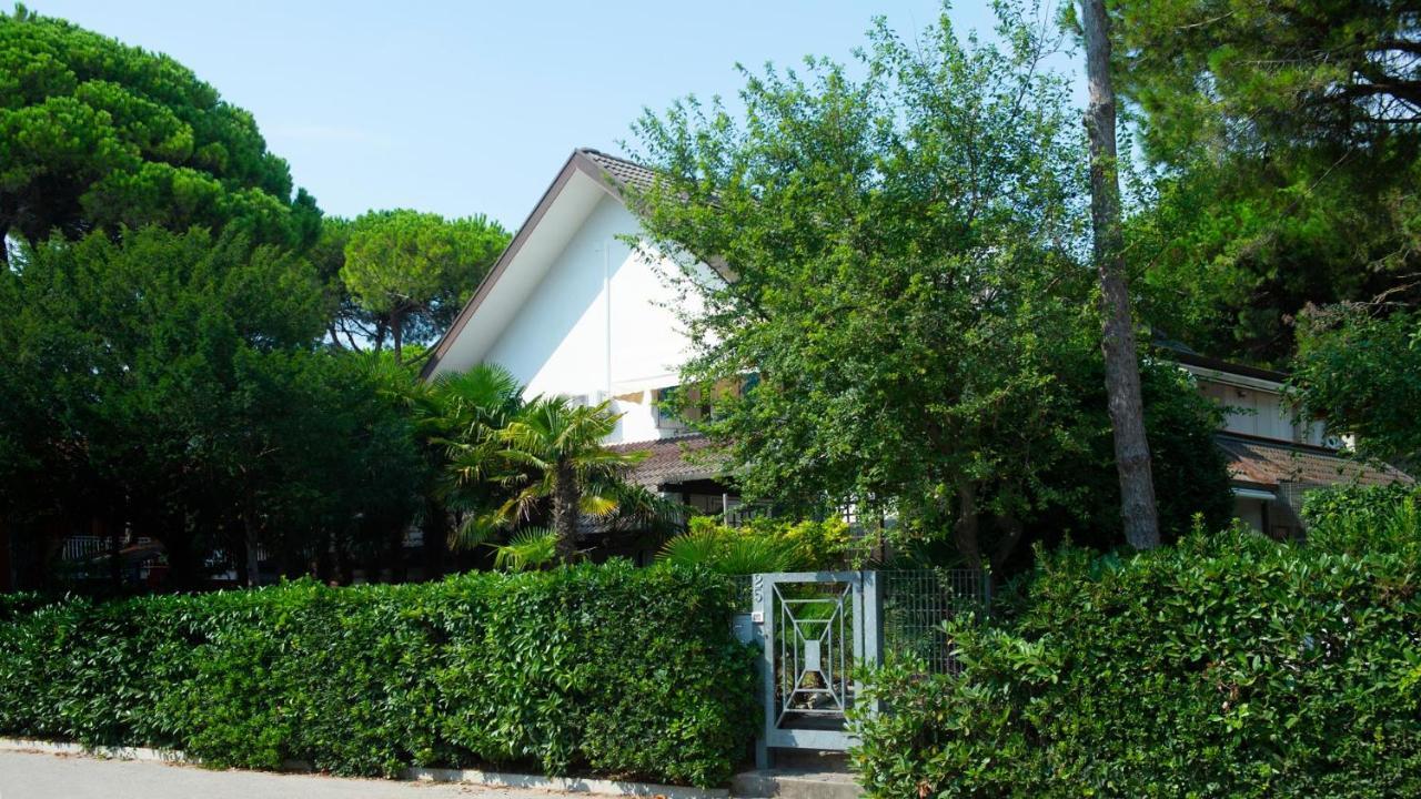 Villa Scultura Seaview Lignano Sabbiadoro Exterior photo